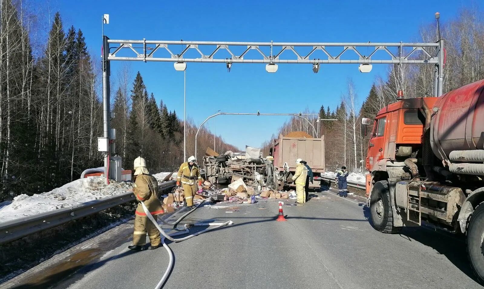 Трасса пермь березники дтп сегодня. Дтп пермь березники ноябрь 2022. 23. Авария на трассе пермь березники. Дорога пермь березники.