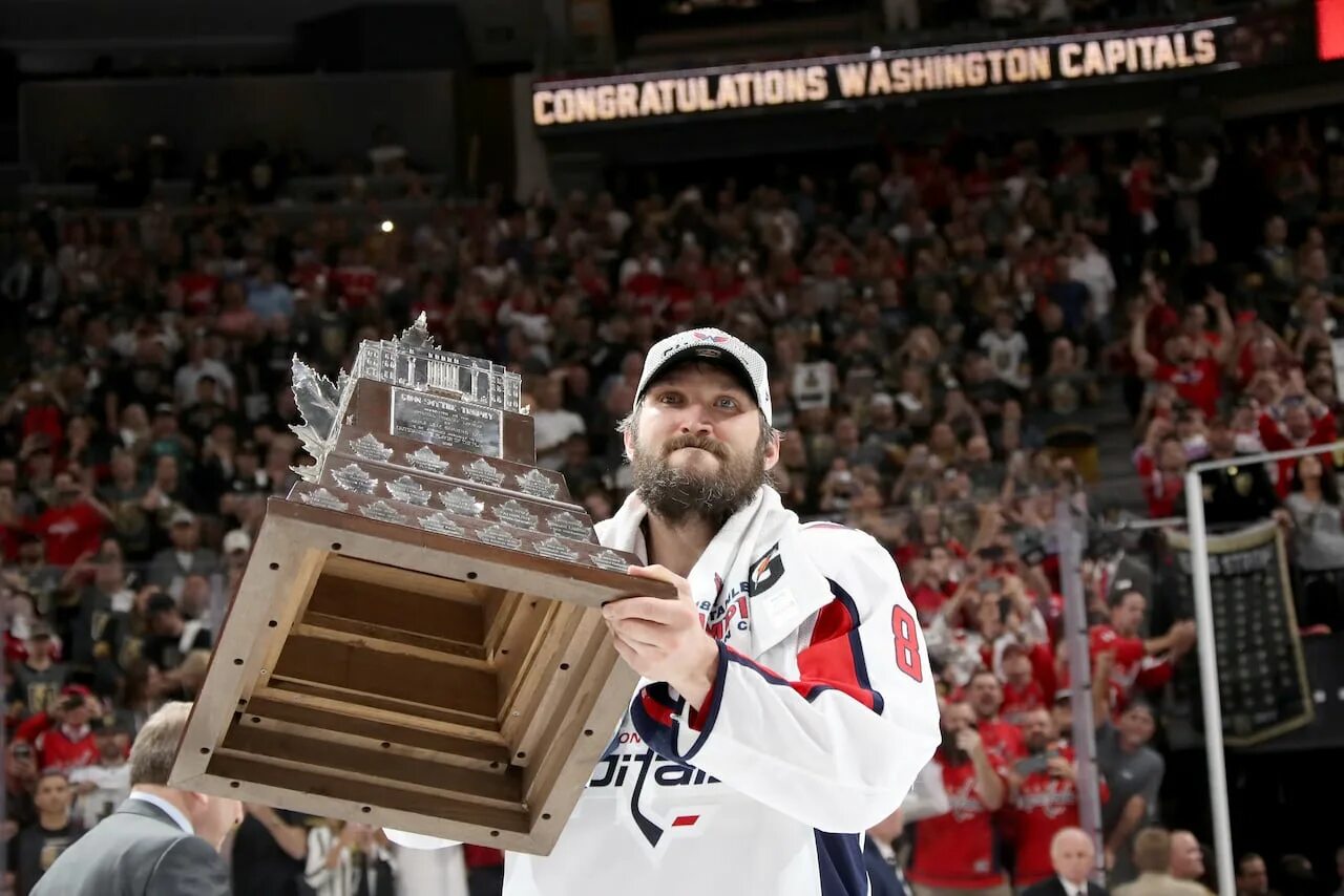 Get capitals. Овечкин Морис Ришар. Вашингтон Кэпиталз Овечкин Кубок Стэнли. Maurice Richard Trophy. Овечкин трофи.