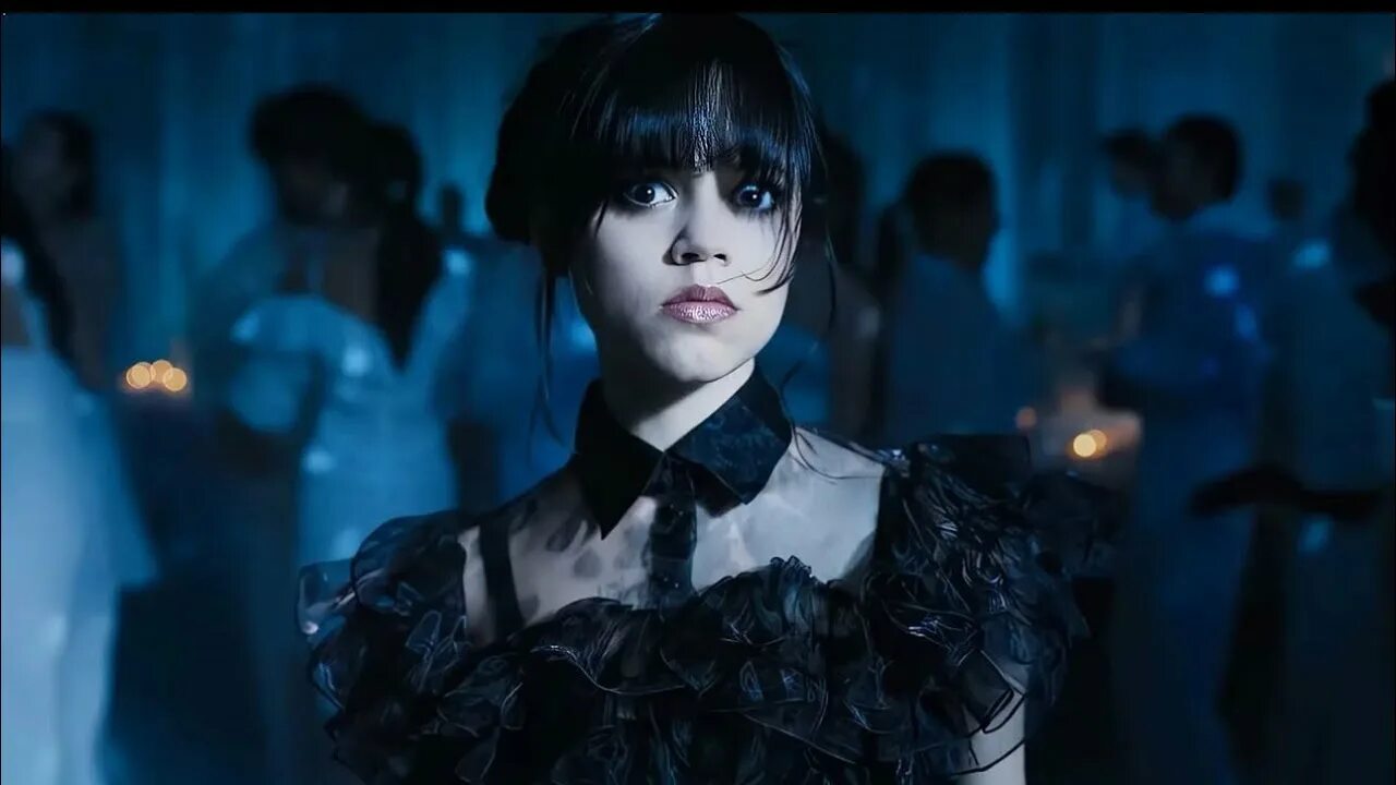 Дженна ортега уэнсдей танец. Картинки уэнсдей из вороньего бала 2022. Дженна ортега. Wednesday dance song. Уэнсдей аддамс на балу 2022.