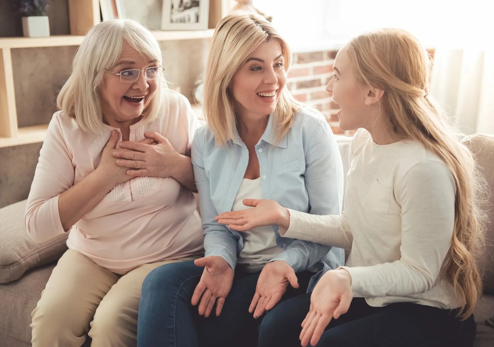 фотосессия мама и дочка взрослая. женщина друг. обмен мамами сестрами женами. красивые мама и дочка подросток. девочка с мамой.