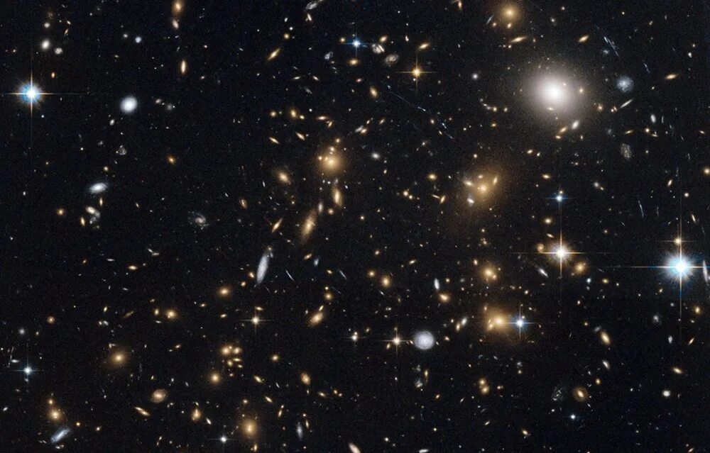 Звезды сколько выпусков. Скопление галактик Хаббл. Разные звезды. Множество галактик. Множество галактик во Вселенной.