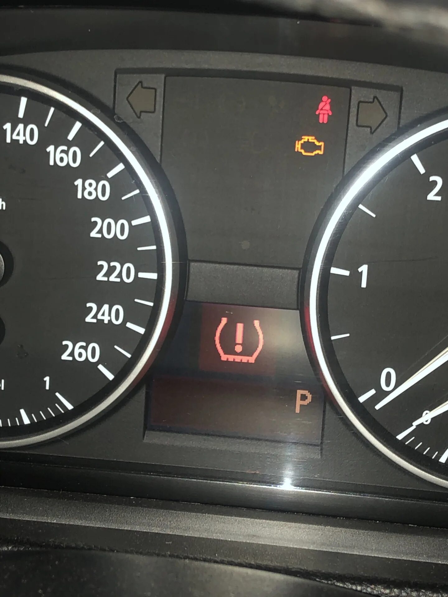 Ошибка 63 бмв. Ошибки bmw e84. ошибка давления в шинах бмв е90.