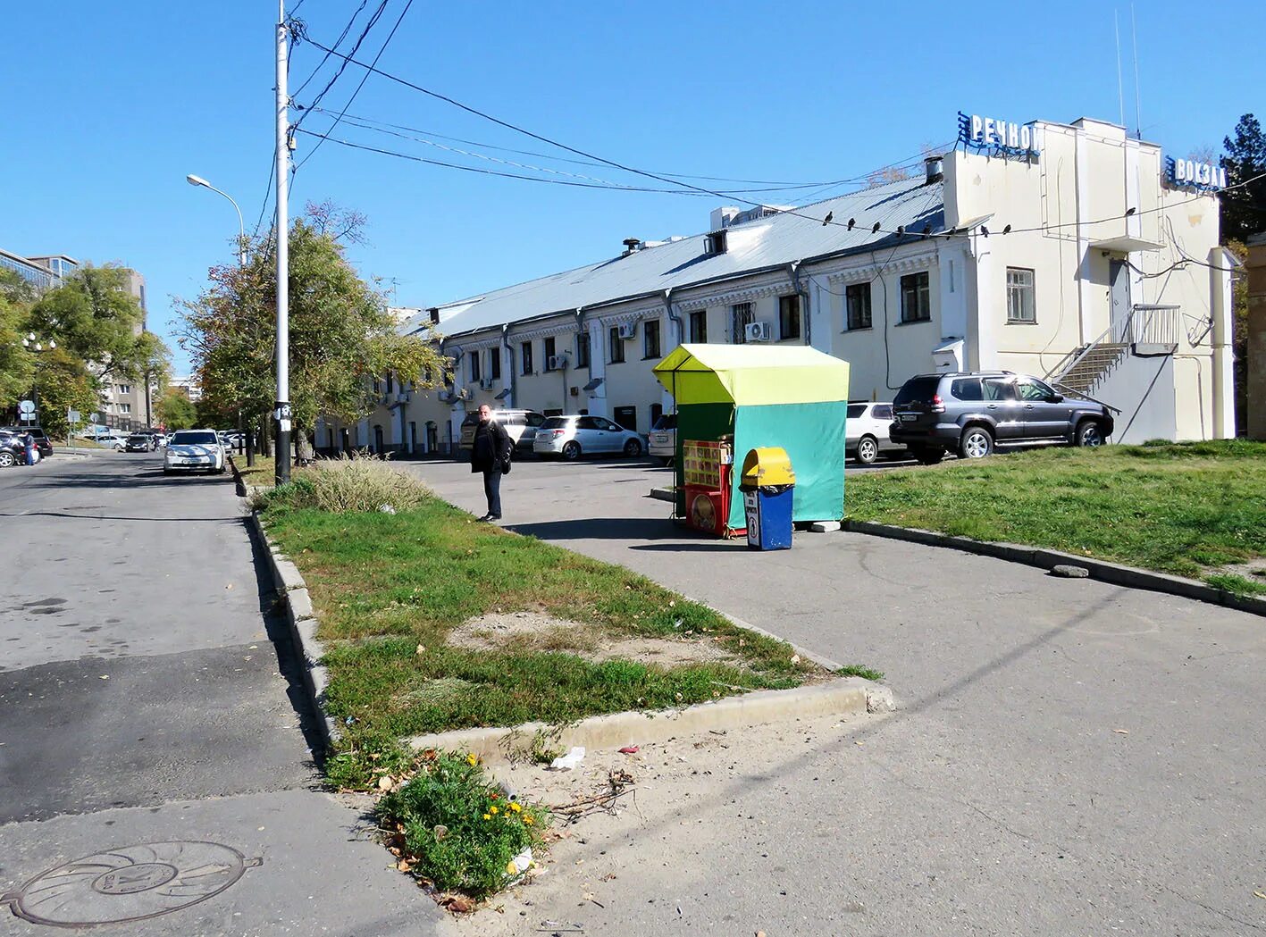 Амурская 1а 4. Амурский Утес Хабаровск. МКЦ Амурский Утес. Южные окраины Хабаровск. Амурский Утес март.