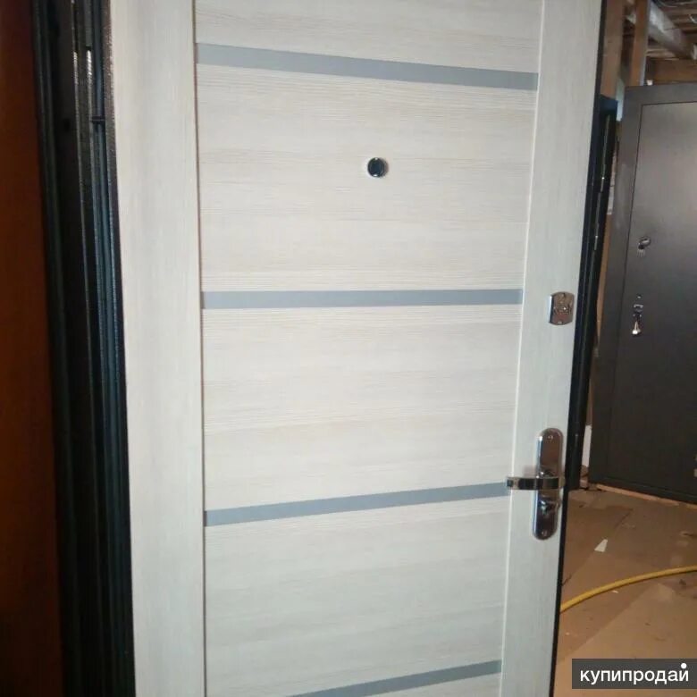 Дверь ларго. Дверь ларго. Дверь промет ларго венге. Межкомнатные двери на 3 петлях фото. Модель ларго дверь.