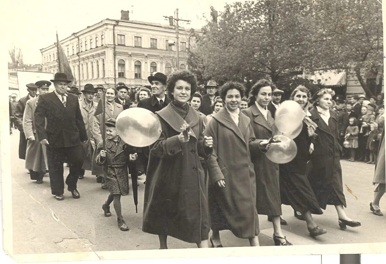 Демонстрация 1 мая в СССР. Первомай 1959 Москва. 1 Мая 1959 года. Первомайская демонстрация в СССР 1950. 1 мая 1998