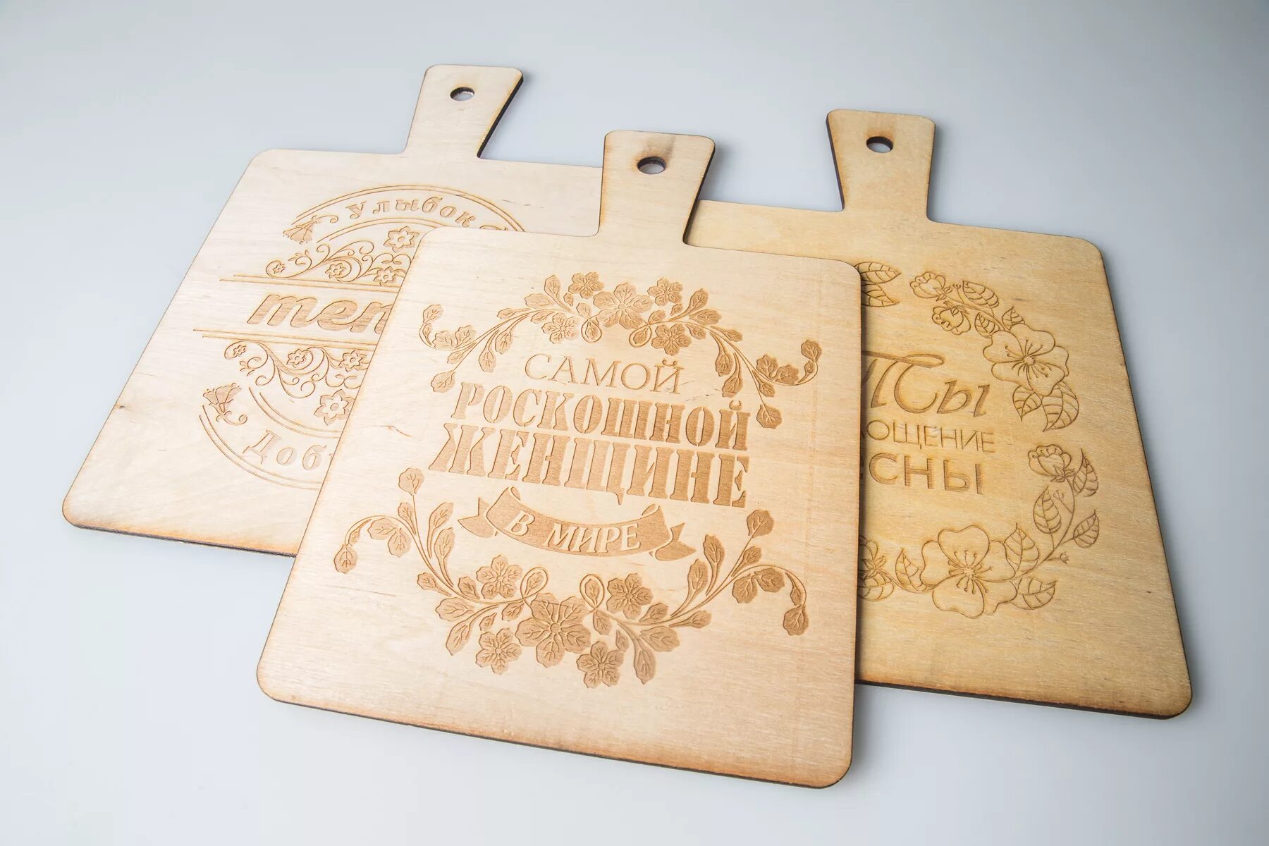 сувенирные изделия. подарок на новый год. умные подарки для клиентов. музыкальные сувениры. технологический сувенир.