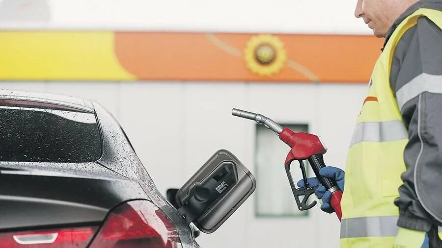 Проверка азс. Поверка топливораздаточных колонок на азс. Контроль качества топлива. Хозяин азс. Роснефть недолив бензина.