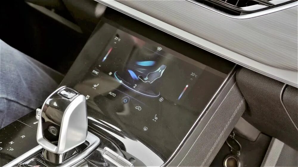 Чери тигго 8 беспроводная зарядка. Подстаканник chery tiggo 8 pro. chery tiggo 7 pro подстаканники. chery tiggo 7 pro прикуриватель. tiggo 8 pro беспроводная зарядка.
