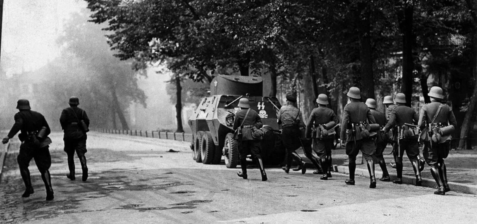Нападение на немецком. Вторжение в Польшу 1939 Германия. Нападение на Польшу в 1939. Германские войска в Польше 1939. Хаймвер Данциг.