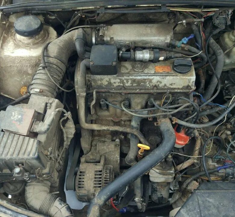 Двигатель ремонт пассат. VW Passat b3 2.0 2e. Фольксваген Пассат б3 1.8. Volkswagen Passat b3 1.8 инжектор 2e. Фольксваген б3 двигатель 2е.
