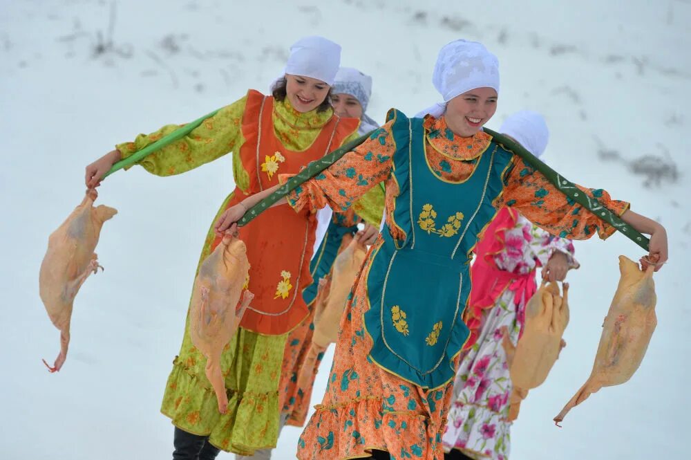 Куз татарский. Татарские национальные праздники каз омэсе. Каз омэсе праздник гусиного пера. Каз омэсе праздник гусиного пера у татар. Каз омэсе у башкир.