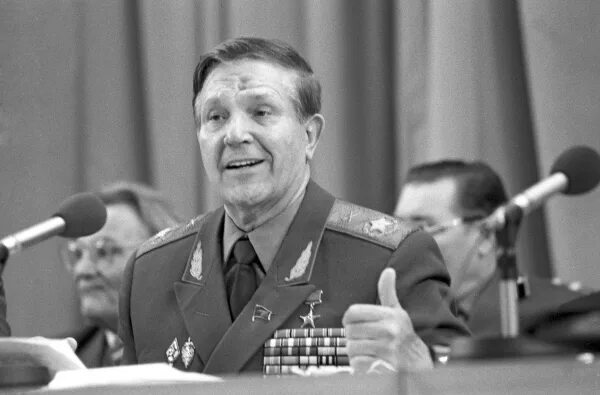 Портрет маршала толубко. В. Живописный портрет толубко. Одинцово памятники. В.