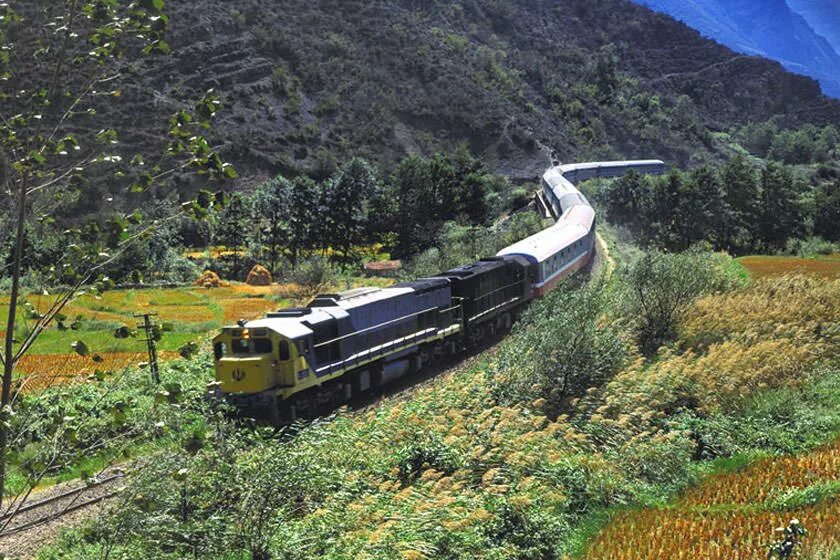Железные дороги ирана. Железные дороги Ирана поезда. Тегеран железная дорога. Камерун железная дорога Индия.