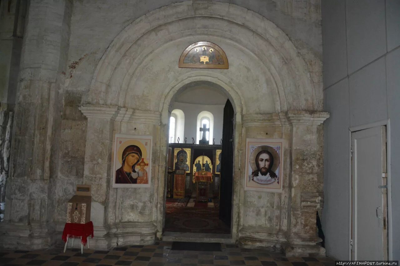 Церковь преображения в селе. Храм преображения господня в селе остров внутри. село остров московская область храм преображения внутри. храм преображения господня в селе остров план. храм спаса преображения в острове интерьер.