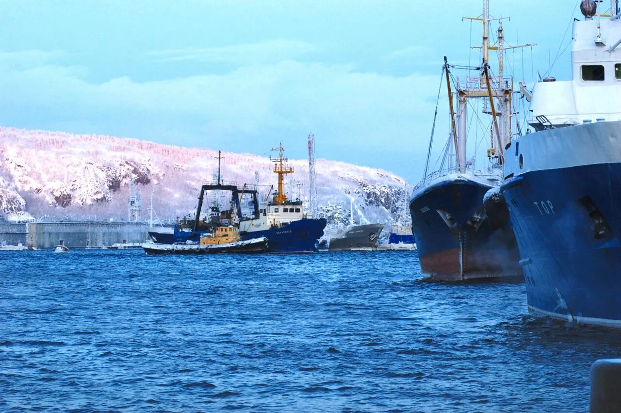 Промысел в баренцевом море. Баренцево море промысел. Промысел камчатского краба. Териберка рыбалка в баренцевом море. Баренцево море судно.