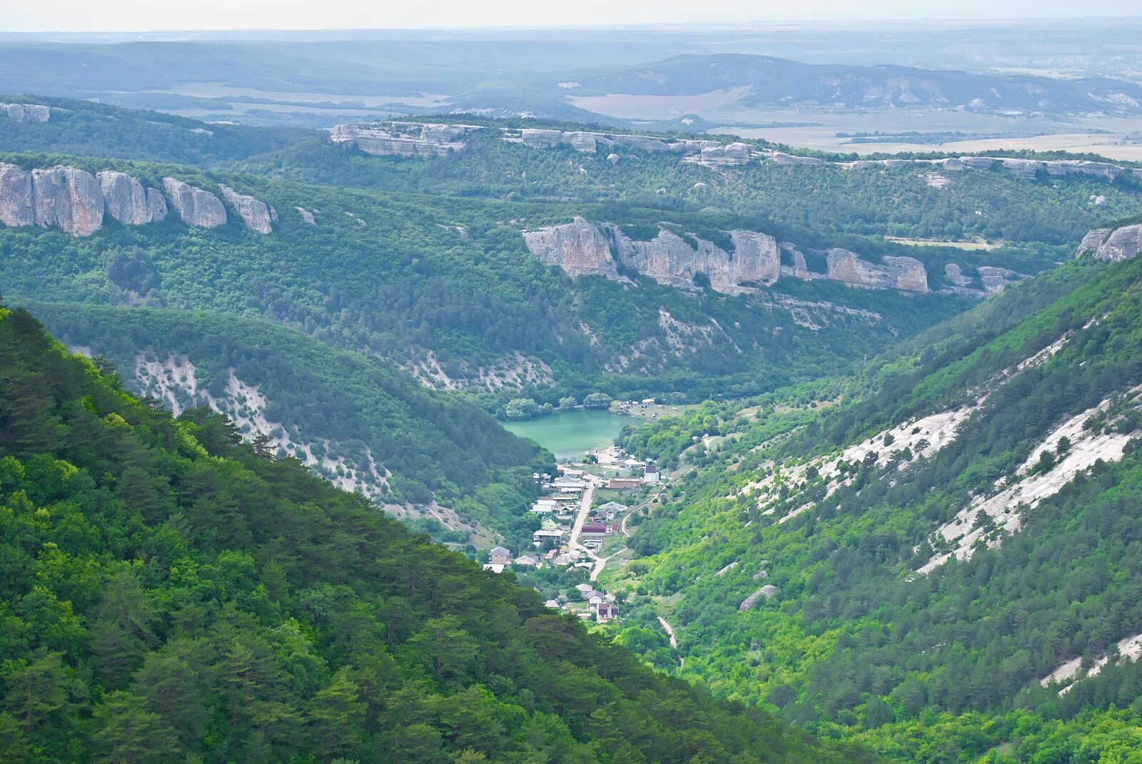 Мангуп-кале в крыму. Мангуп кале село. Бахчисарай гора мангуп. Пещерный город мангуп-кале в крыму. Ходжа-сала мангуп-кале.