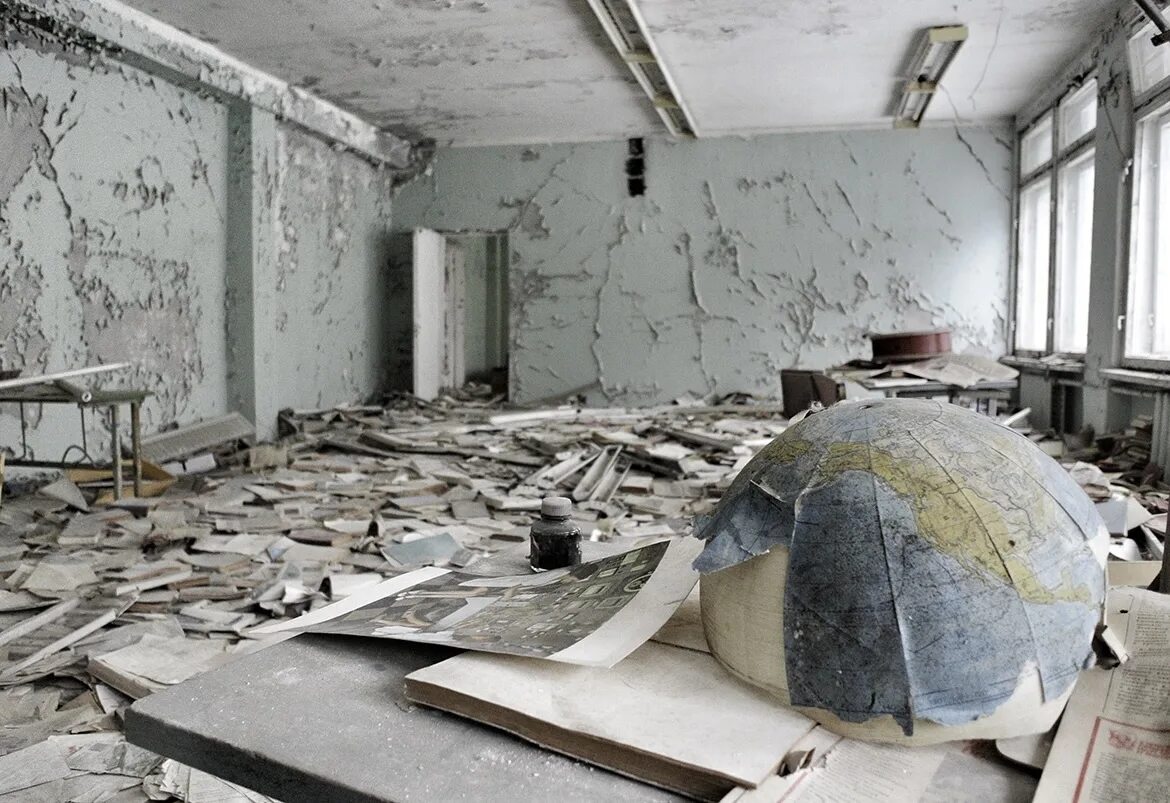 Школа в чернобыле. Припять школа номер 2. заброшенная школа в припяти. припять разрушенная школа. чернобыль припять школа.
