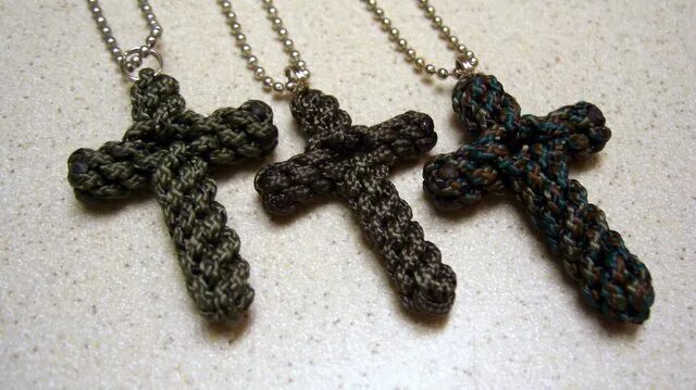Плетеный крест. Плетеный крестик. Плетеный нательный крест. Крест бисером. Кельтский узел.