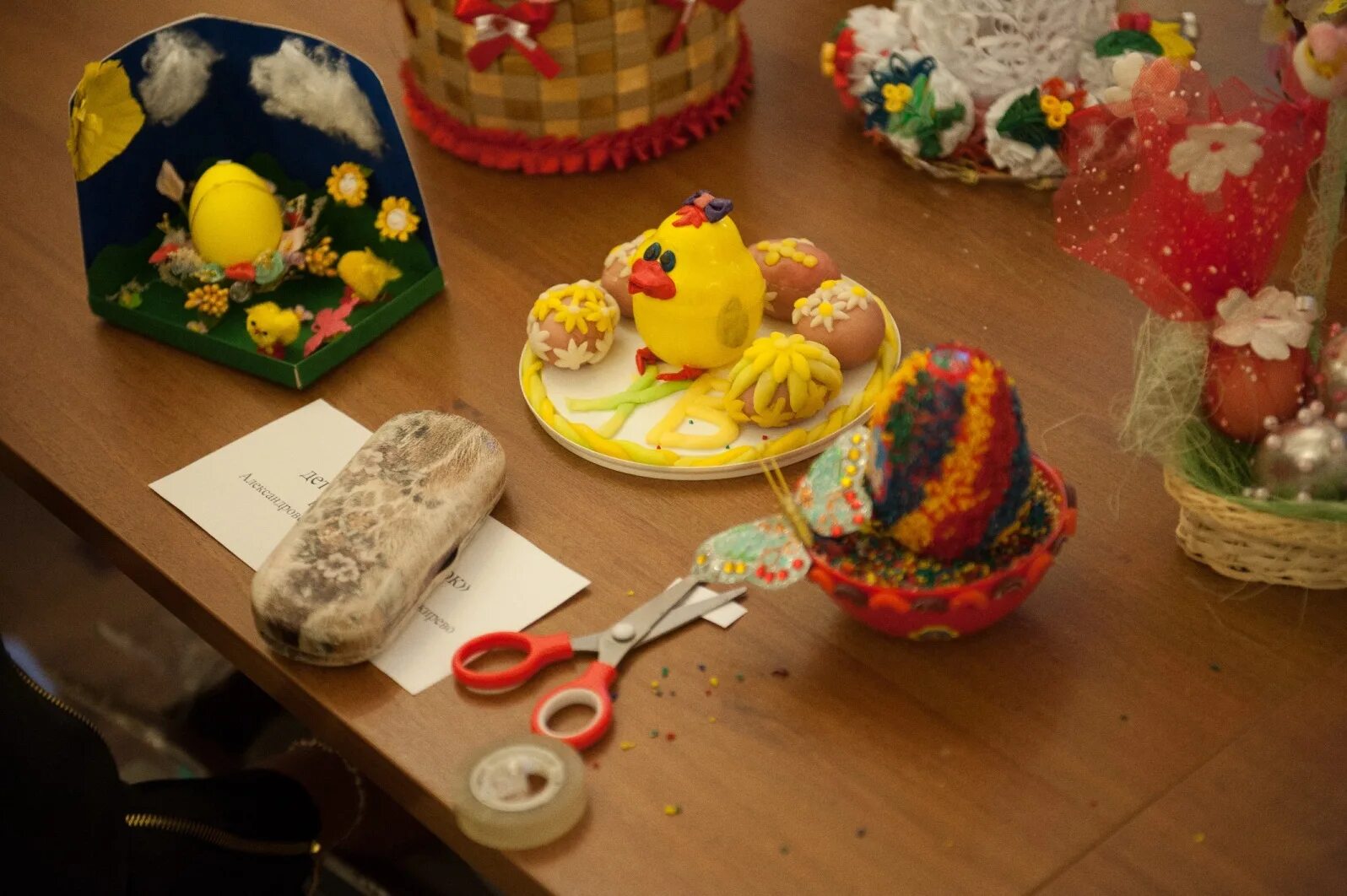 Украшение к пасхе в детском саду. Пасха в доу. Пасхальные поделки. Пасха в доу. Пасхальная композиция в детский сад.