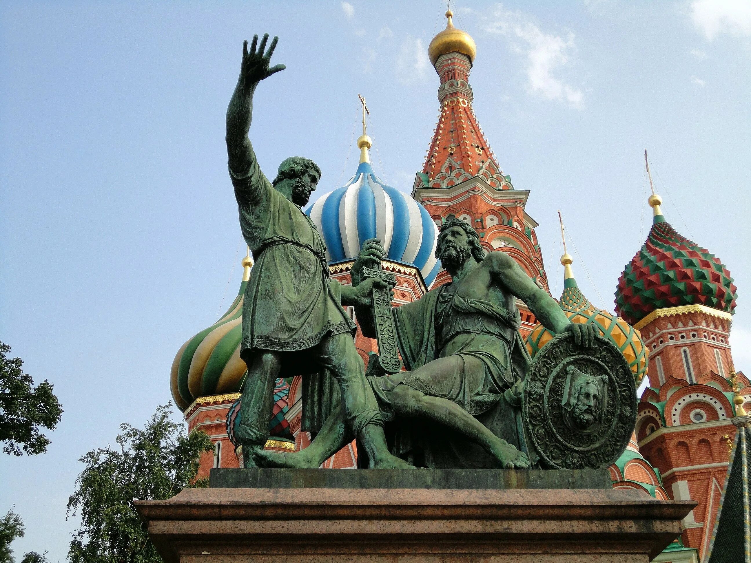 Памятник Минину и Пожарскому в Москве. Памятник Минин и Пожарский единство России.