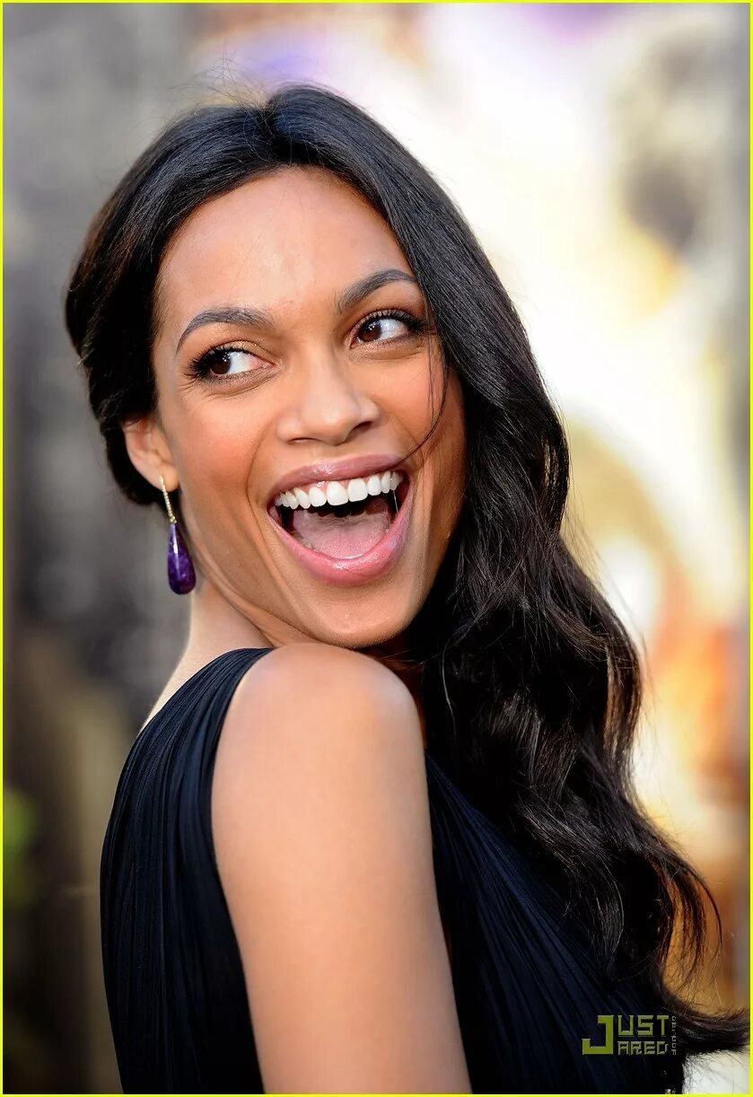 имя актрисы черный. аиша тайлер друзья. зои салдана фото. актриса rosario dawson. имя актрисы черный.