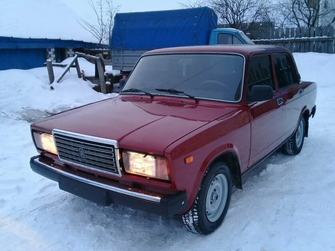 7 года выпуска. жигули автомобиль ваз 2107. ваз 2107 красный 2007. ваз-2107 «жигули». 7 года выпуска.