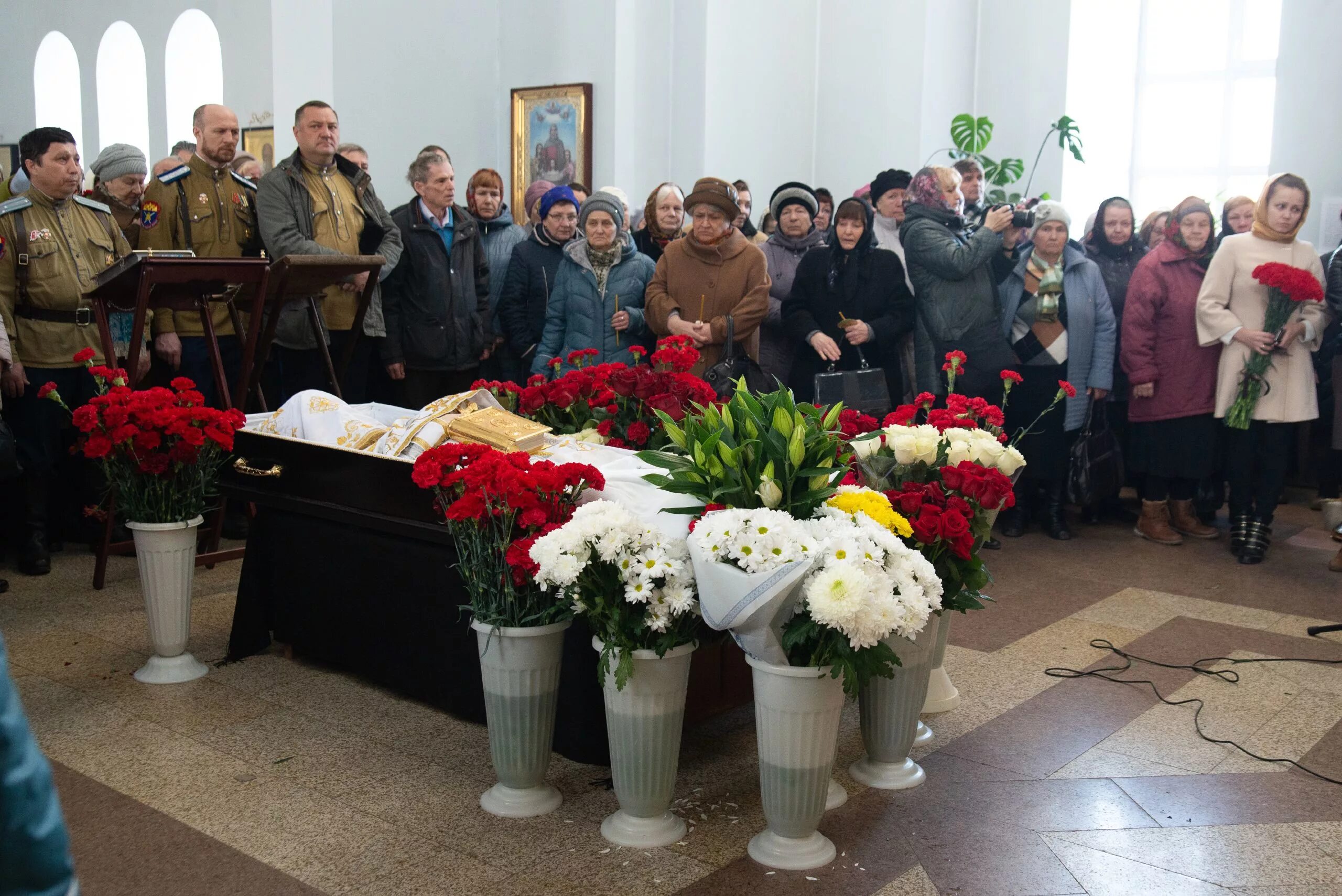 Нижнекамск новости на сегодня происшествия. Сегодня похоронили в Нижнекамске. Похороны в Нижнекамске сегодня. Протоиерей Нижнекамский.