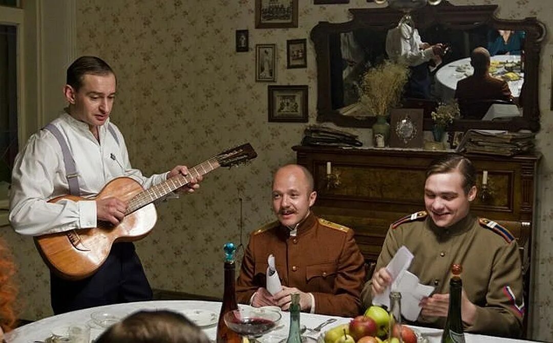 Белая гвардия город. Белая гвардия сериал 2012 алексей турбин. белая гвардия сериал 2012 николай турбин. белая гвардия булгаков фильм. хабенский белая гвардия.