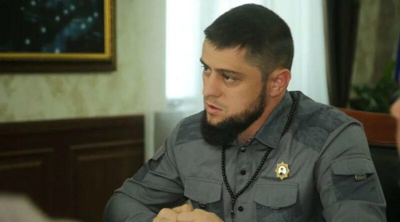 Ахмед дудаев чгтрк. Муса дудаев актер. Дудаев ахмед махмудович. Ахмед дудаев министр печати. Ахмед дудаев википедия.