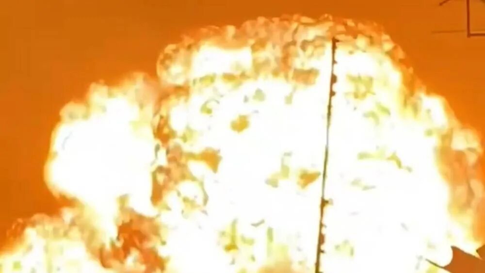 Сгорела ракета. Взрыв ракеты. Пожары и взрывы. Взрыв от ракеты. Мощный взрыв прогремел под Киевом.