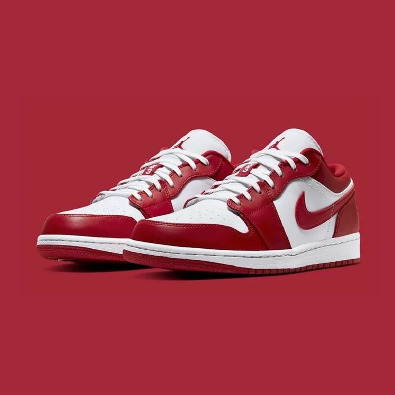 Джорданы кроссовки низкие. Nike Jordan 1 Low Red. Nike Air Jordan 1 Low Red. Nike Air Jordan 1 Low. Nike Air Jordan 1 Low Red White.