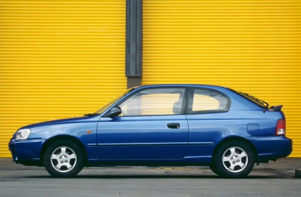 Хендай акцент 2 двери. Hyundai accent 1999. hyundai accent 1 поколение. хендай акцент 2000. hyundai accent 3-door 2001.