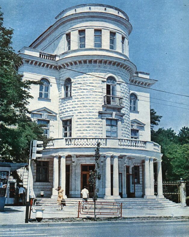 театр черноморского флота севастополь лавренёва драматический театр. центральная библиотека им льва толстого севастополь. театр черноморского флота севастополь. архитектура севастополя сайт. севастополь архитектура.