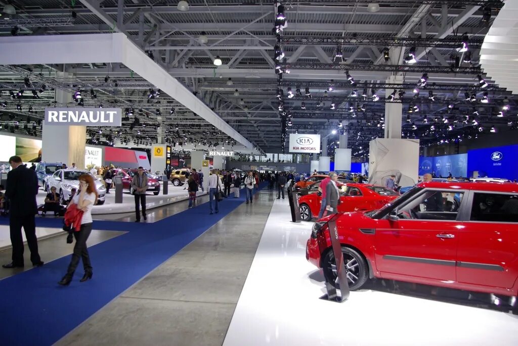 Киа в автосалоне 2022. Автопром китая. Мерседес бенц на новорязанском шоссе. Шанхай автосалон 2021 донгфенг. Автосалон автопром.