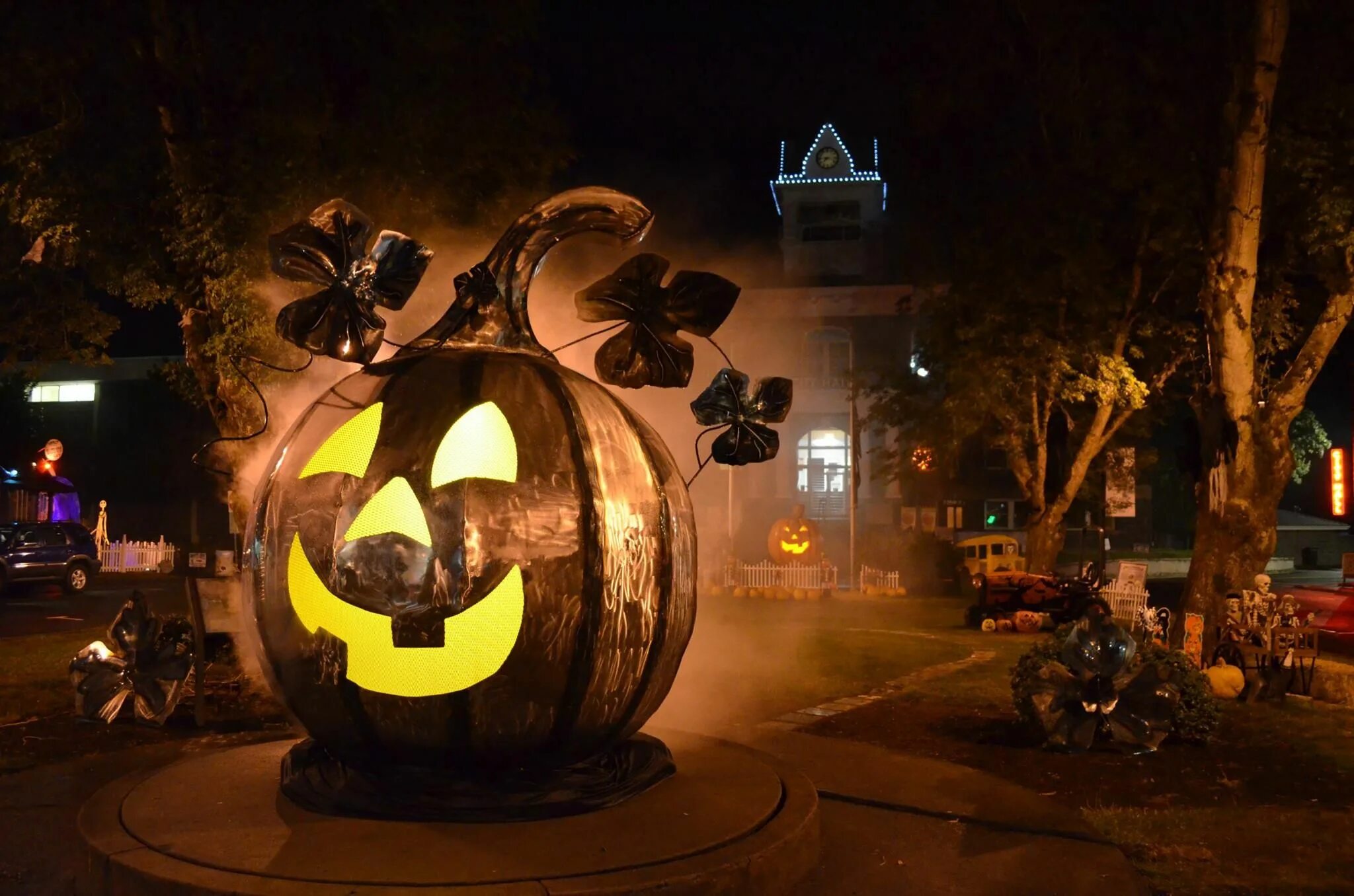 Halloween events. Город Хэллоуин. Мэриленд Хэллоуин город. Хэллоуин в городе пожалуйста. См Таун Хэллоуин.