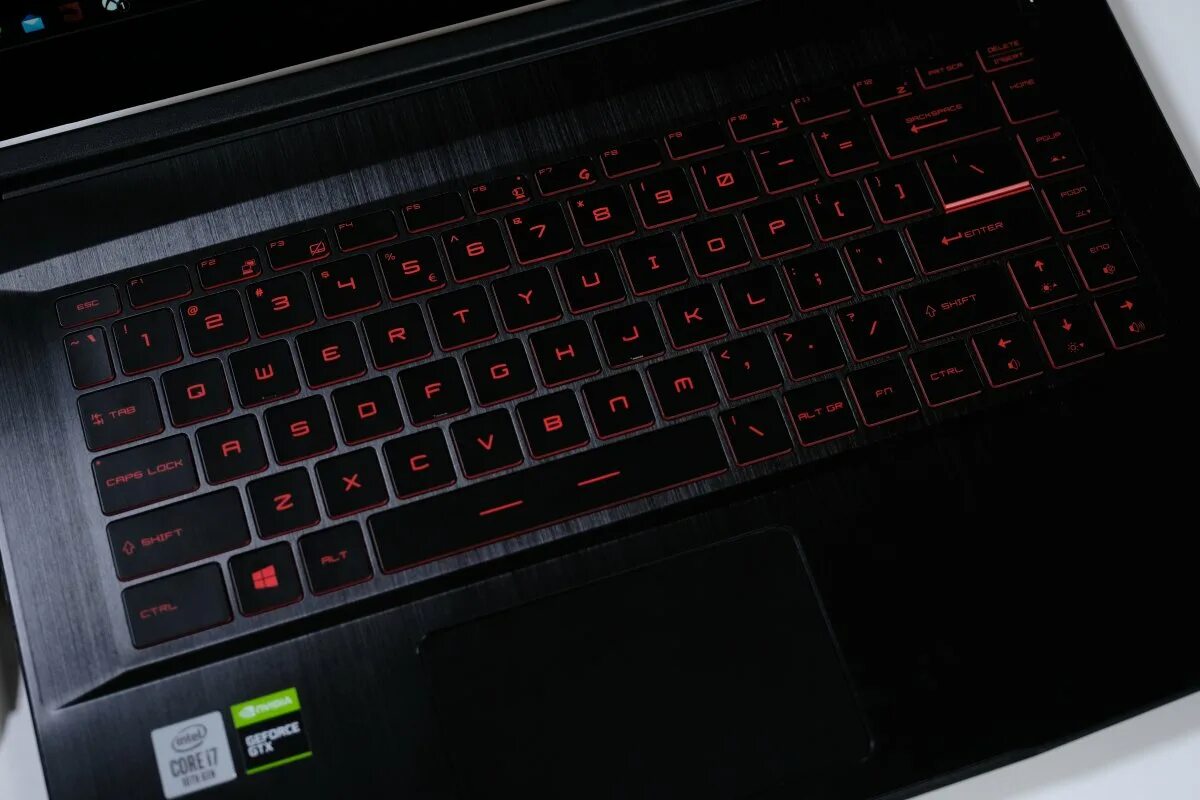 Msi gf63 клавиатура. Ноутбуки msi gf65 thin. msi g65 thin. msi по ноубукклавиатура. чистка клавиатуры ноутбука msi gf63.