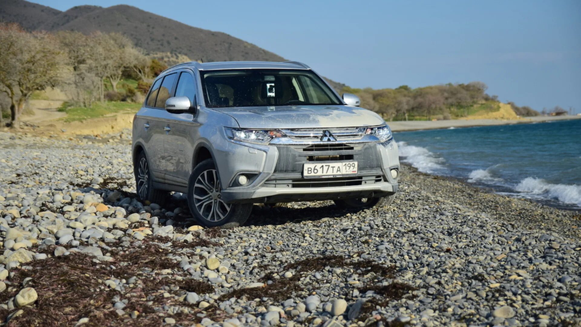 Mitsubishi outlander полный. Паджеро Аутлендер. Тест драйв Mitsubishi Outlander. Mitsubishi Outlander 2016 года. Мицубиси Аутлендер 2016г.