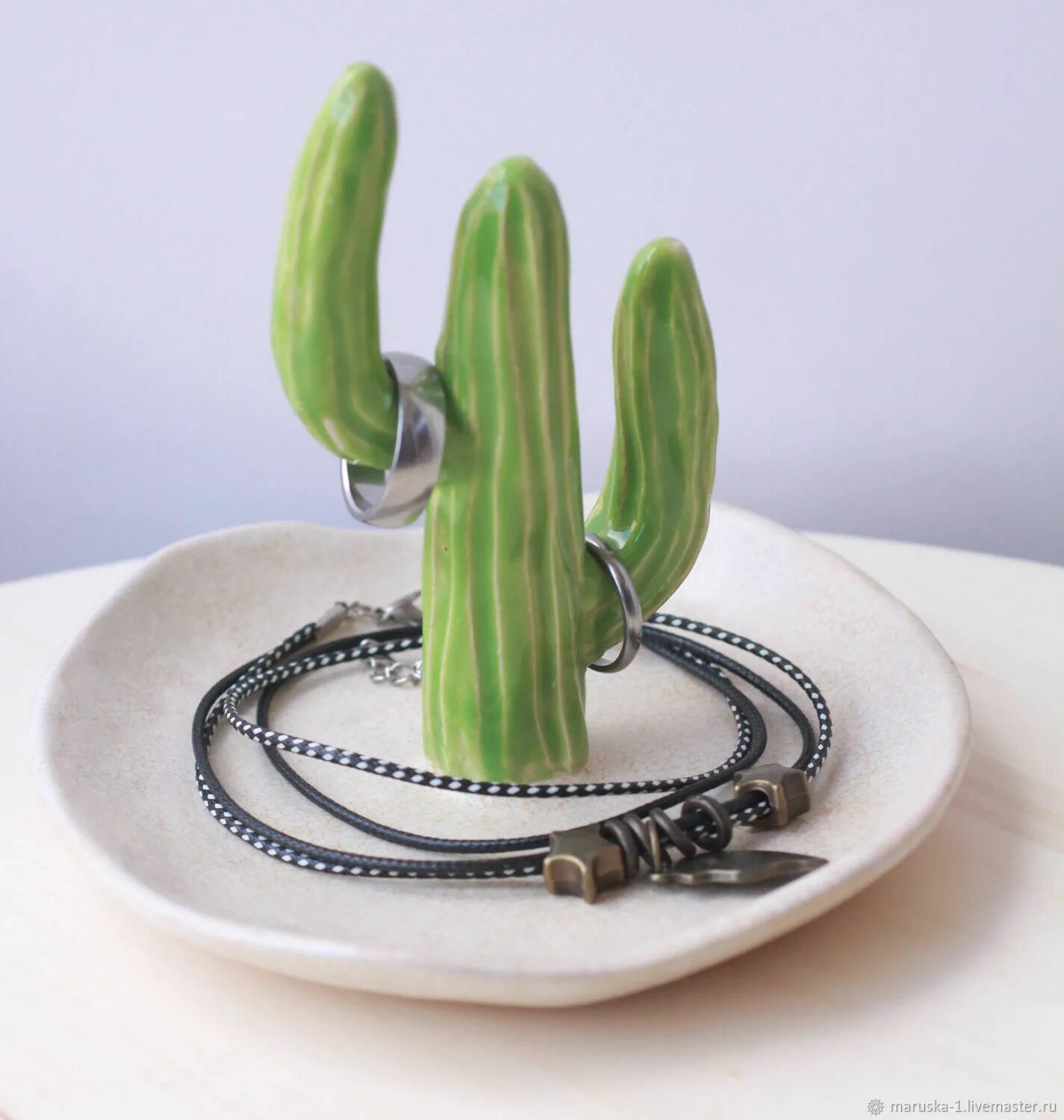 Подставка cactus. Подставка под кактусы. украшение для кактуса. подставка под украшения кактус. подставка для украшений в виде кактуса.