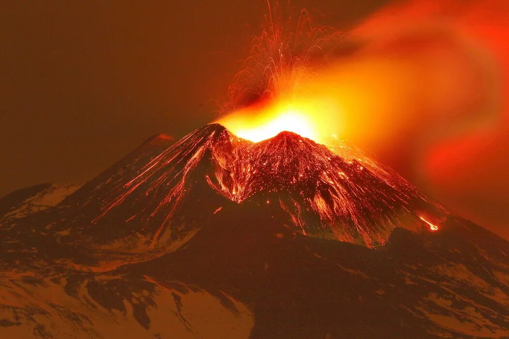 Где находится вулкан этна действующий или потухший. Вулкан Этна. Башня философа Этна.