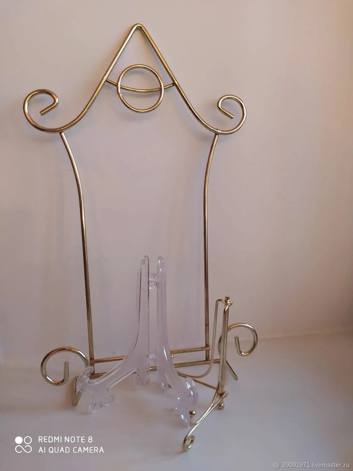 Подставка для декоративных тарелок бронза. Подставка под декоративную. Подставка для тарелок. Подставка под декоративную. Подставка под тарелку декоративную.