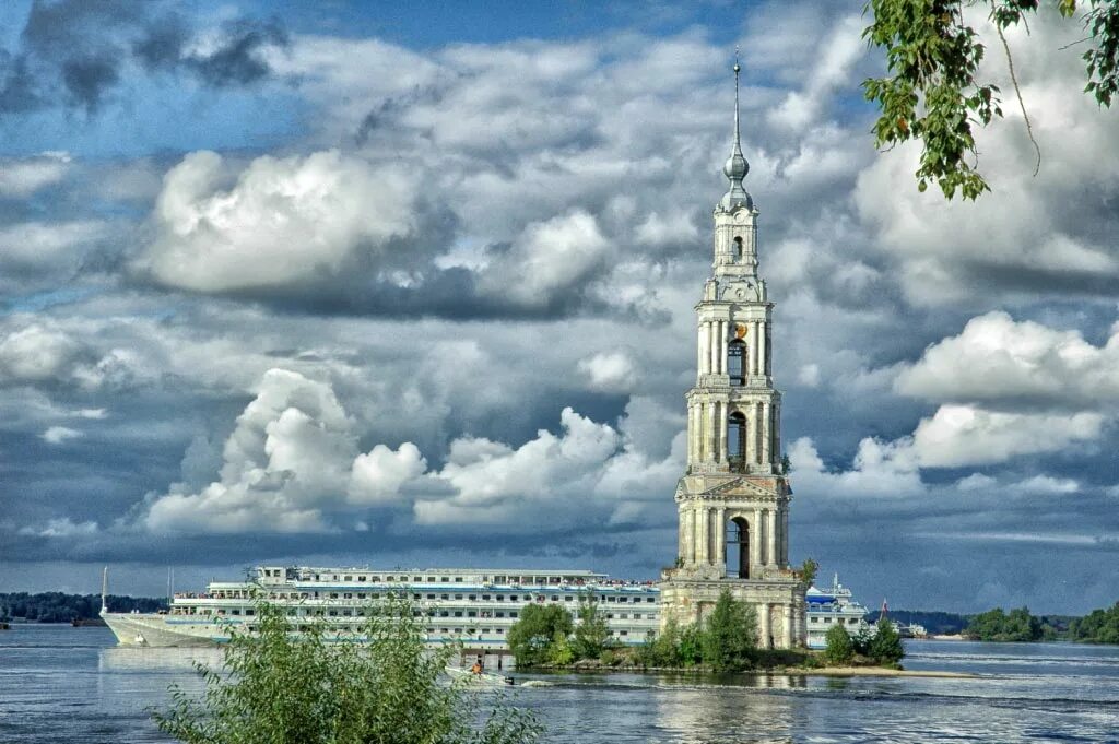 Город который стоит на воде. Калязинская колокольня калязин. затопленная колокольня никольского собора, город калязин. колокольня рыбинское водохранилище. колокольня никольского собора, калязин, тверская область.