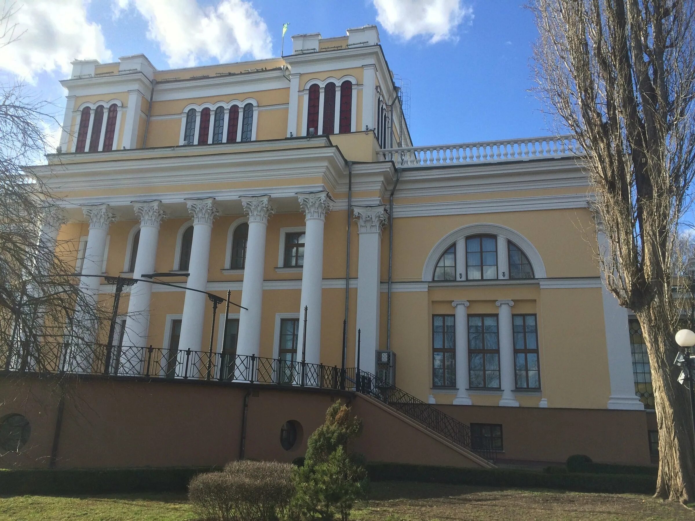 Усадьба паскевичей. Дворец румянцевых - паскевичей. дворец паскевичей в гомеле. гомельский дворцово-парковый ансамбль румянцевых-паскевичей. усадьба паскевича в гомеле.