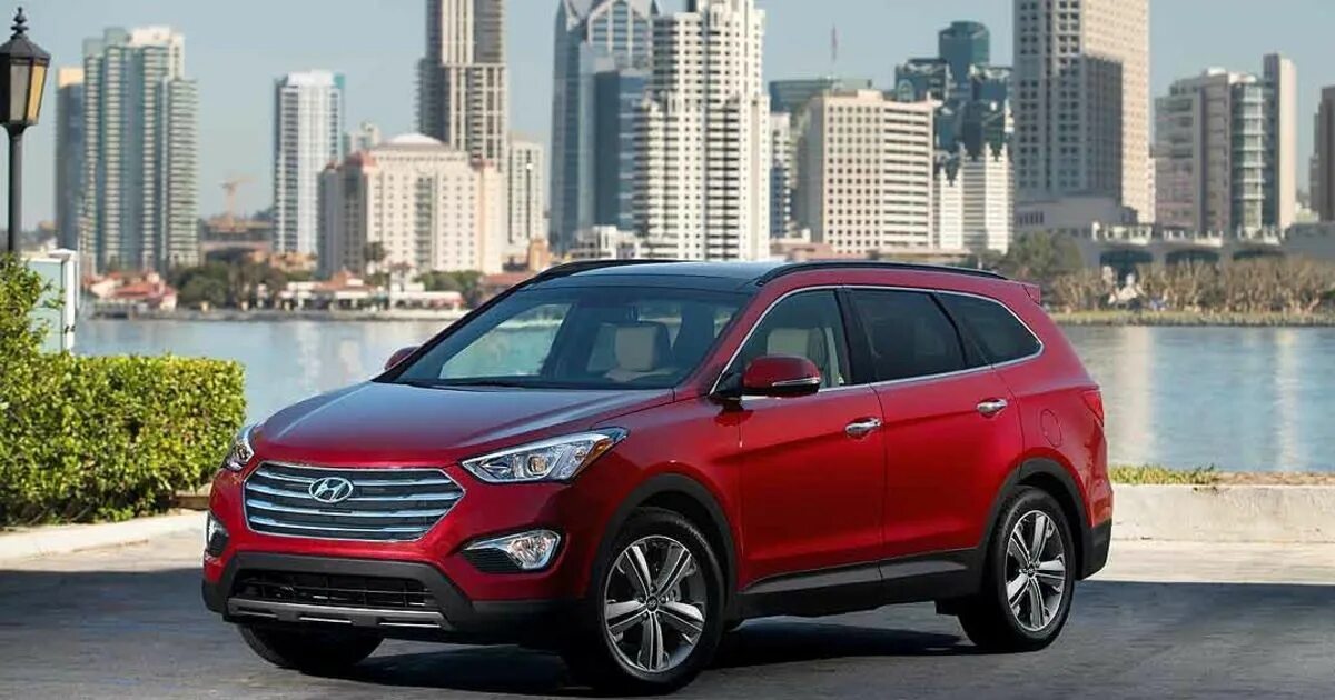 Машина хундай санта фе. Почему хендай санта 2008 похожа на мерседес. Hyundai santa fe 2014. Hyundai santa fe. Хендай санта фе 2014 2.