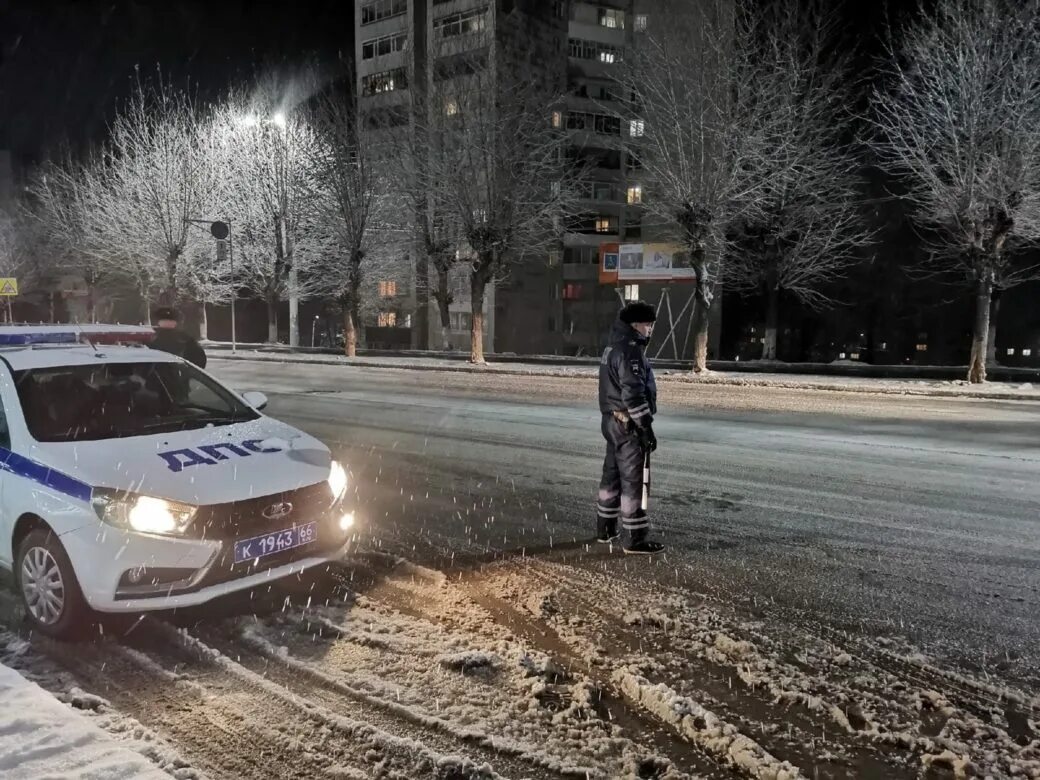 День гибдд 2024. Полиция на дороге. Полицейский на дороге. Полиция картинки. Машина ДПС.