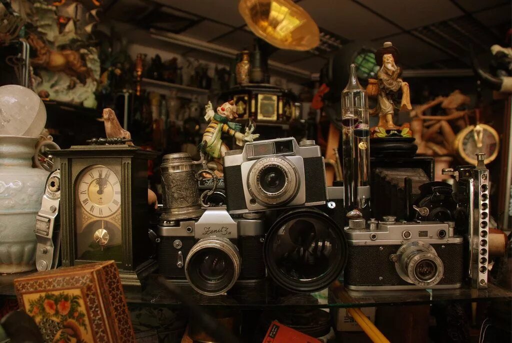 Чемоданы начала 20 века. Много винтажа. Ювелирные украшения эстетика. Много винтажа. Старинный чемодан.