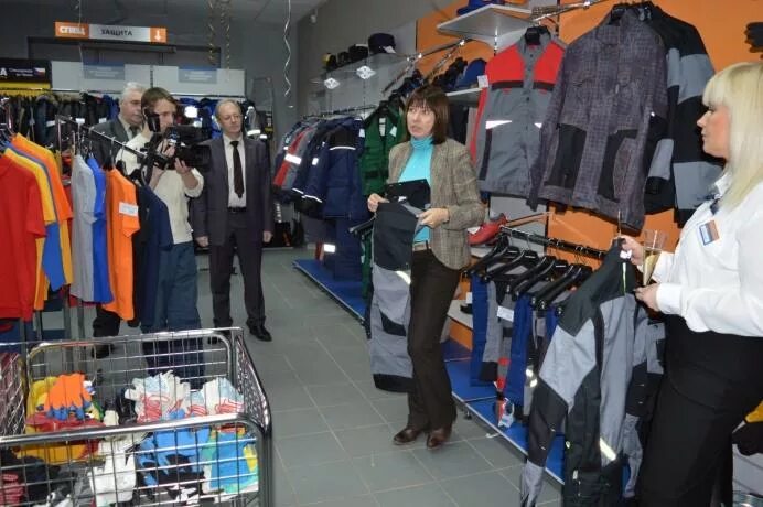 Тверь магазин рабочая. Волоколамский проспект 12 тверь. Спецодежда в твери магазины. Волоколамский проспект 20/1 тверь. Волоколамский проспект тверь д.