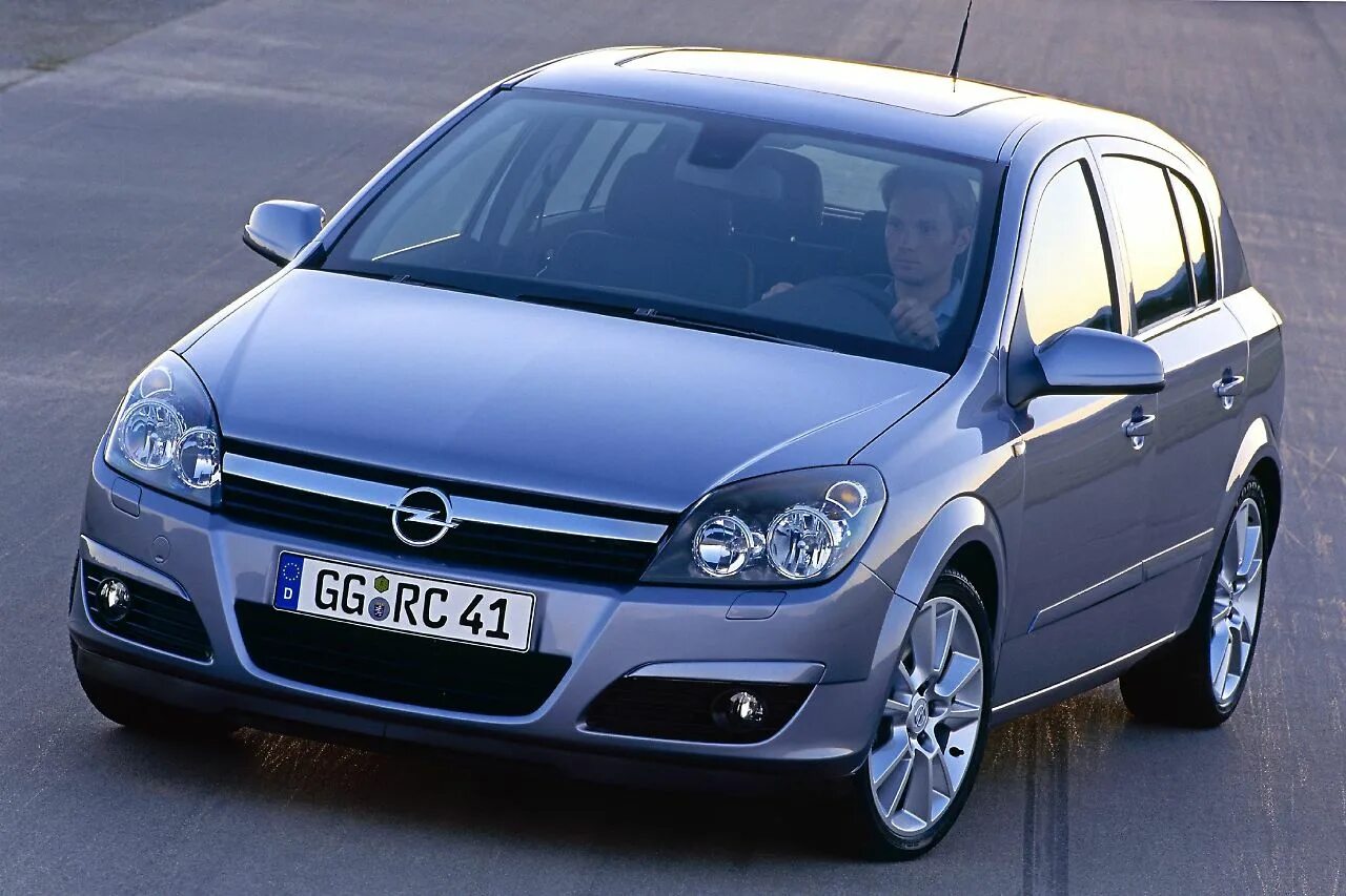 Опель 1.8 140 л с. Opel astra h (2004-2007). opel astra h 2004. опель астра h хэтчбек 2004. opel astra 2004.