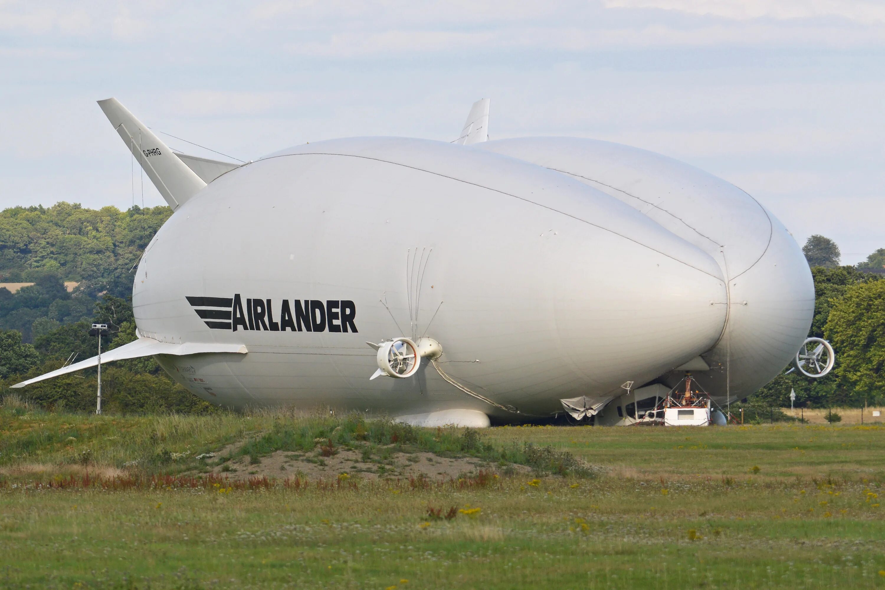 Дирижабль Airlander 10. Hybrid Air vehicles Airlander 10. Airlander 10 — гибридный дирижабль. Самый большой дирижабль Airlander.