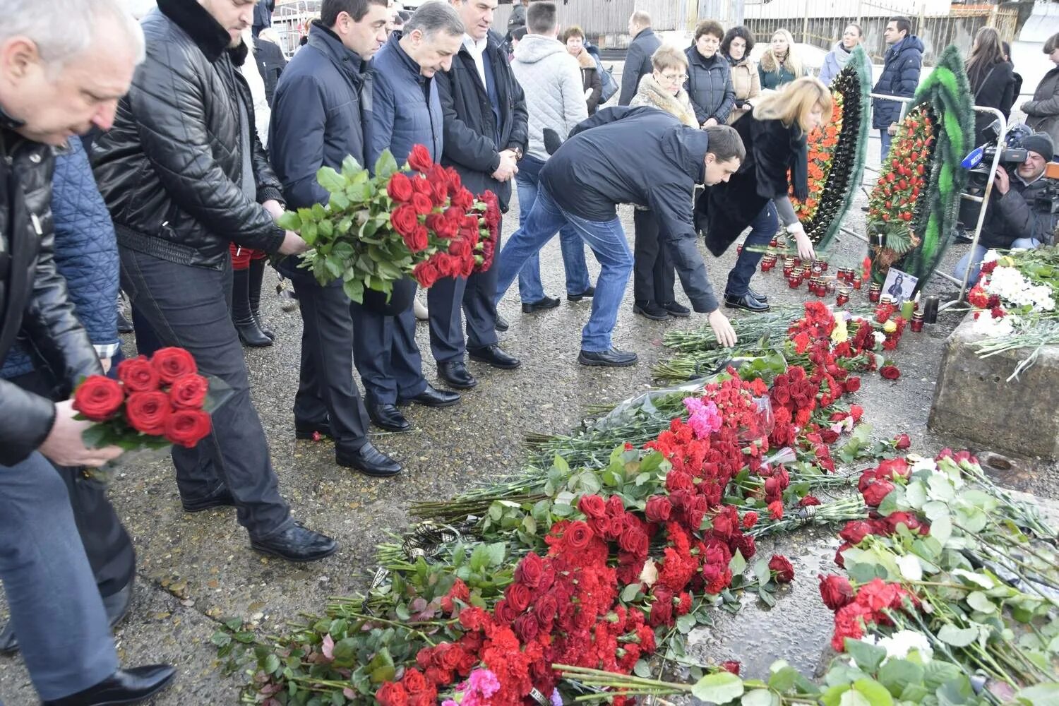 Крушение самолета в сочи. Катастрофа ту-154 под Сочи. Крушение самолета в Сочи 2016. Авиакатастрофа Сочи 25.12.2016. Ту 154 катастрофа Сочи 2016.