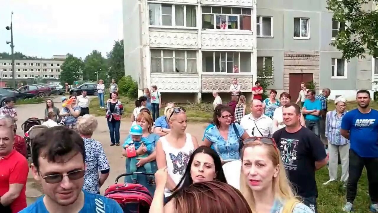 Мальчишки на реке. Юсов бежецк. Русские парни на речке. Подслушано в бежецке. Люди в бежецке.